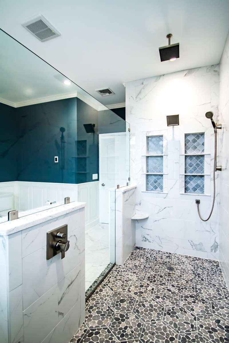 bathroom_remodel_clarks_summit_pa_004 Square raincan showerhead in a Clarks Summit, PA walk-in shower