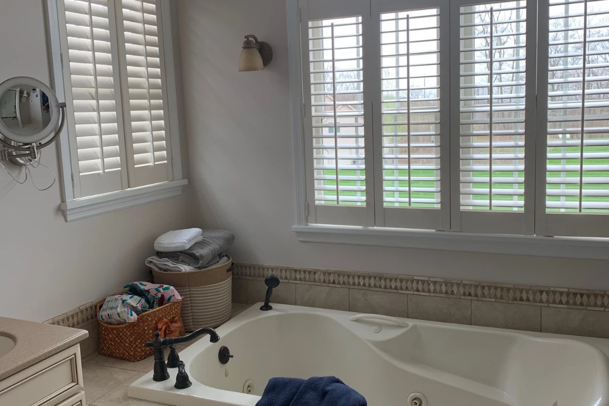Traditional tub before shower conversion in Clarks Summit, PA