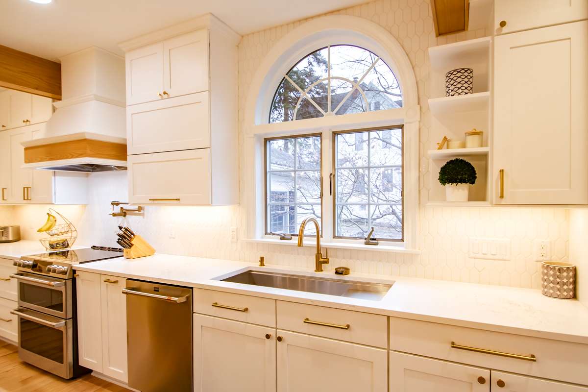 Benjamin Moore Hale Navy island in a Scranton, PA kitchen remodel