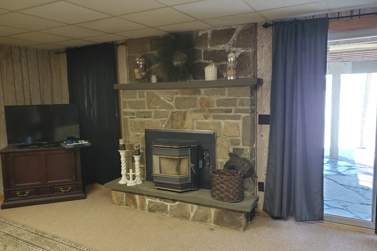 Lake Ariel, PA lake home before Perez DBR remodel