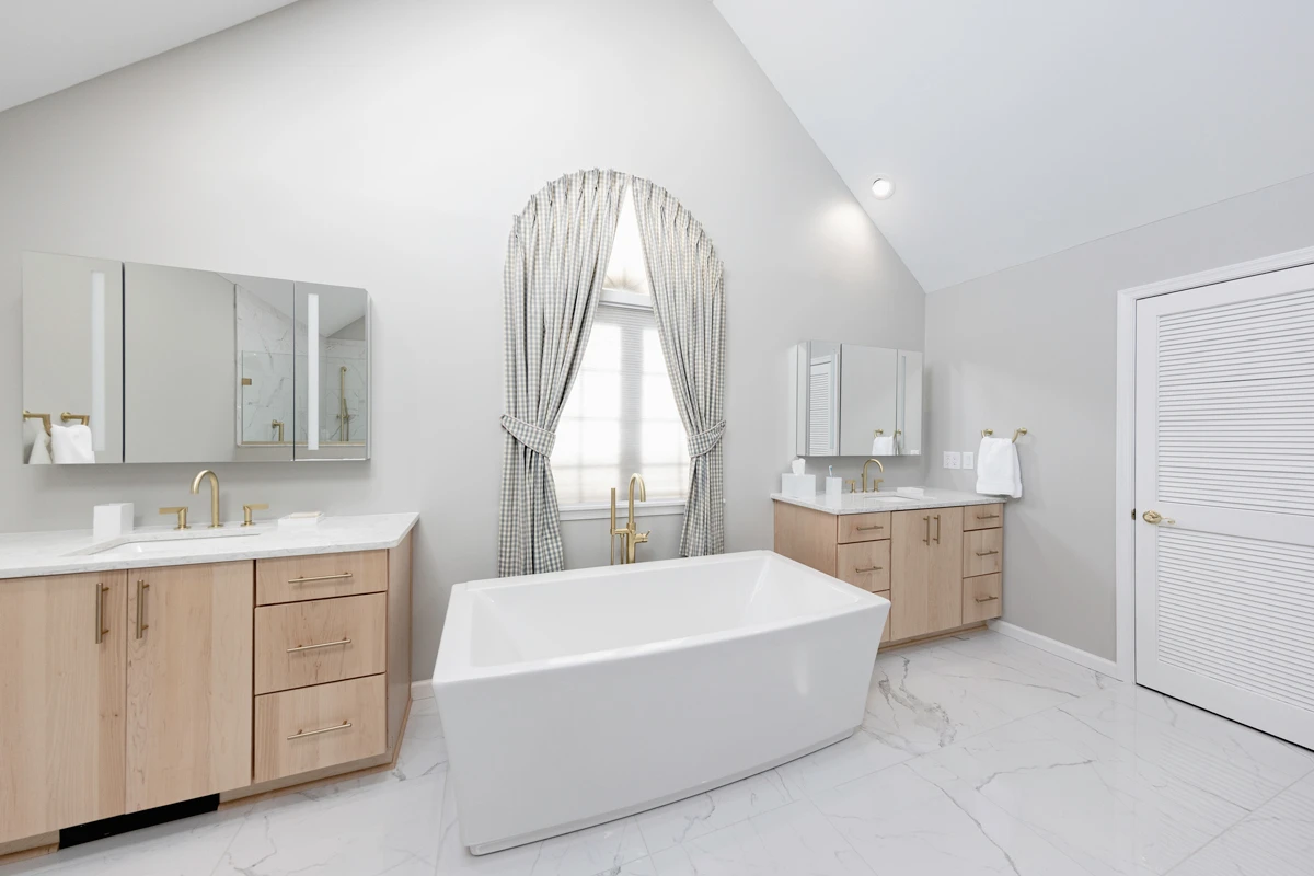 Low-threshold accessible shower in a Clarks Summit, PA bathroom