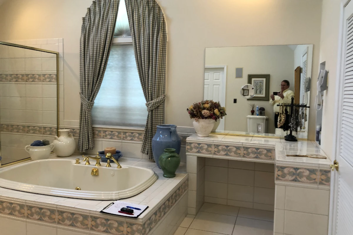 Oversized platform tub before removal in Clarks Summit, PA