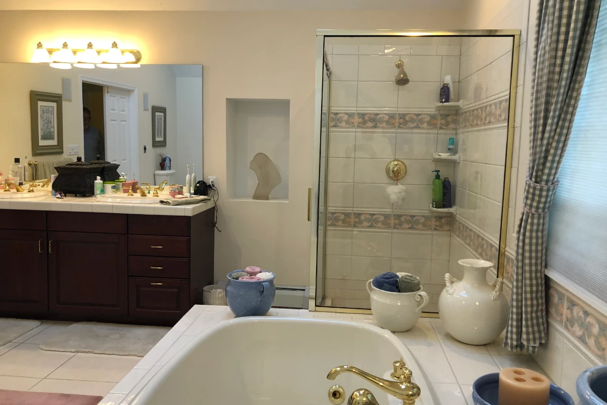 Clarks Summit, PA bathroom before Perez DBR remodel