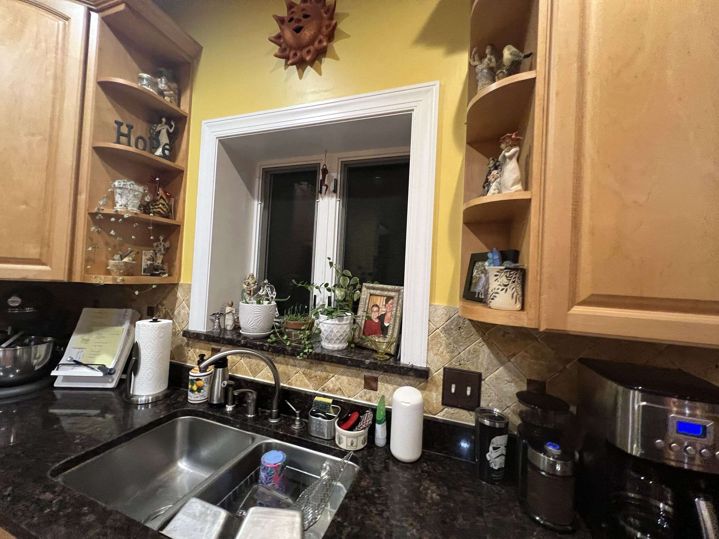 Builder-grade kitchen before remodeling in Mountain Top, PA
